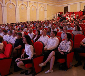 Председатель кубанского парламента Юрий Бурлачко выступил с отчетом перед анапчанами